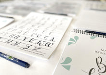 Cargar imagen en el visor de la galería, ¡Taller de Lettering con Brush Pen!
